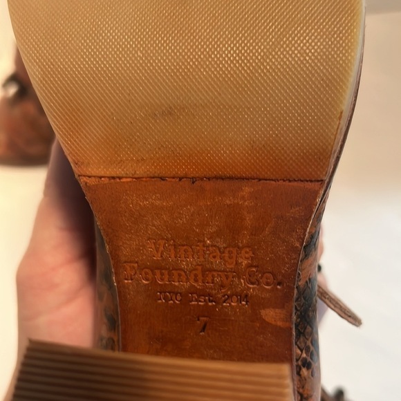Vintage foundry co Embossed snakeskin multi buckle ankle heel - Picture 5 of 7